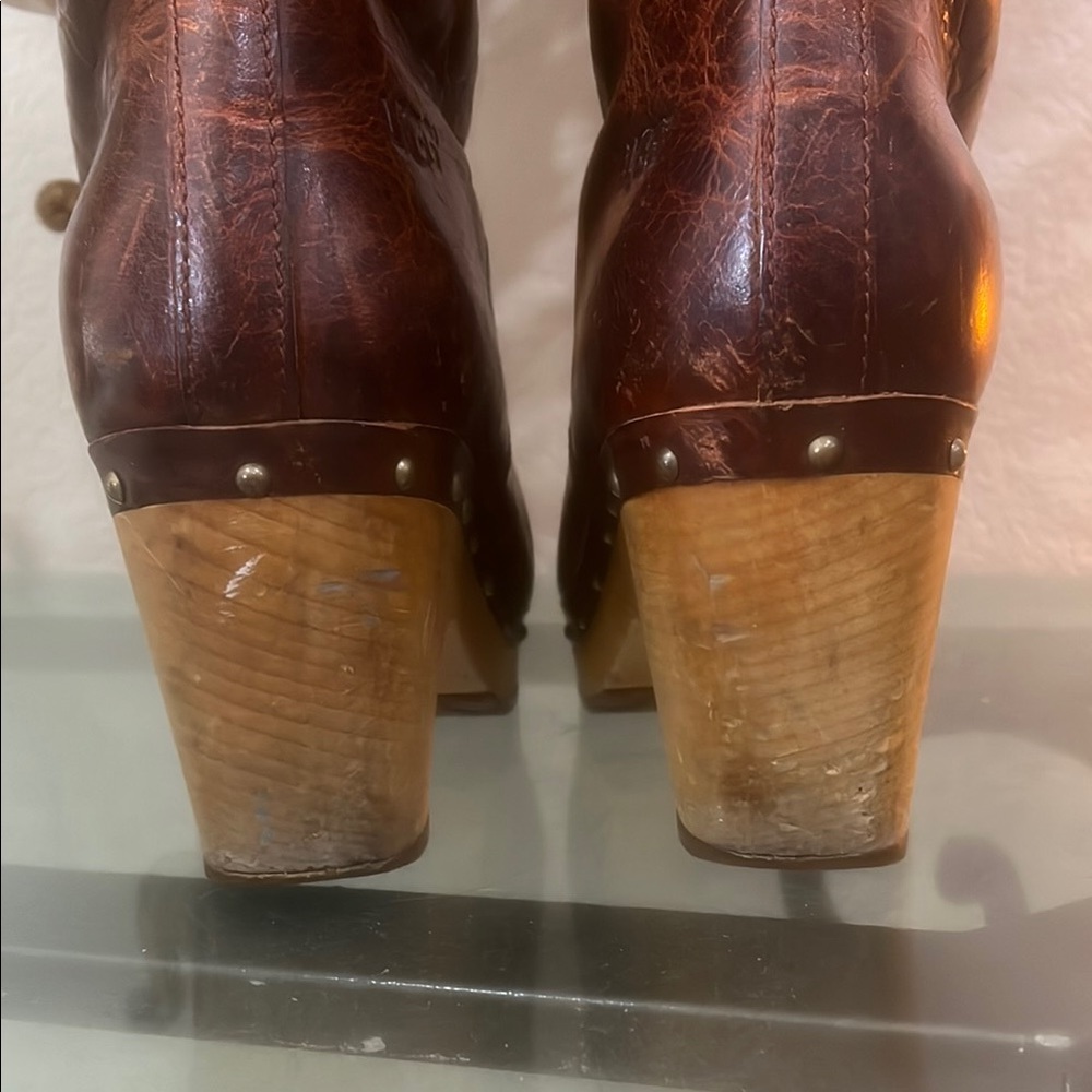 UGG Lynnea Leather Clog-Style Boots - Picture 2 of 6